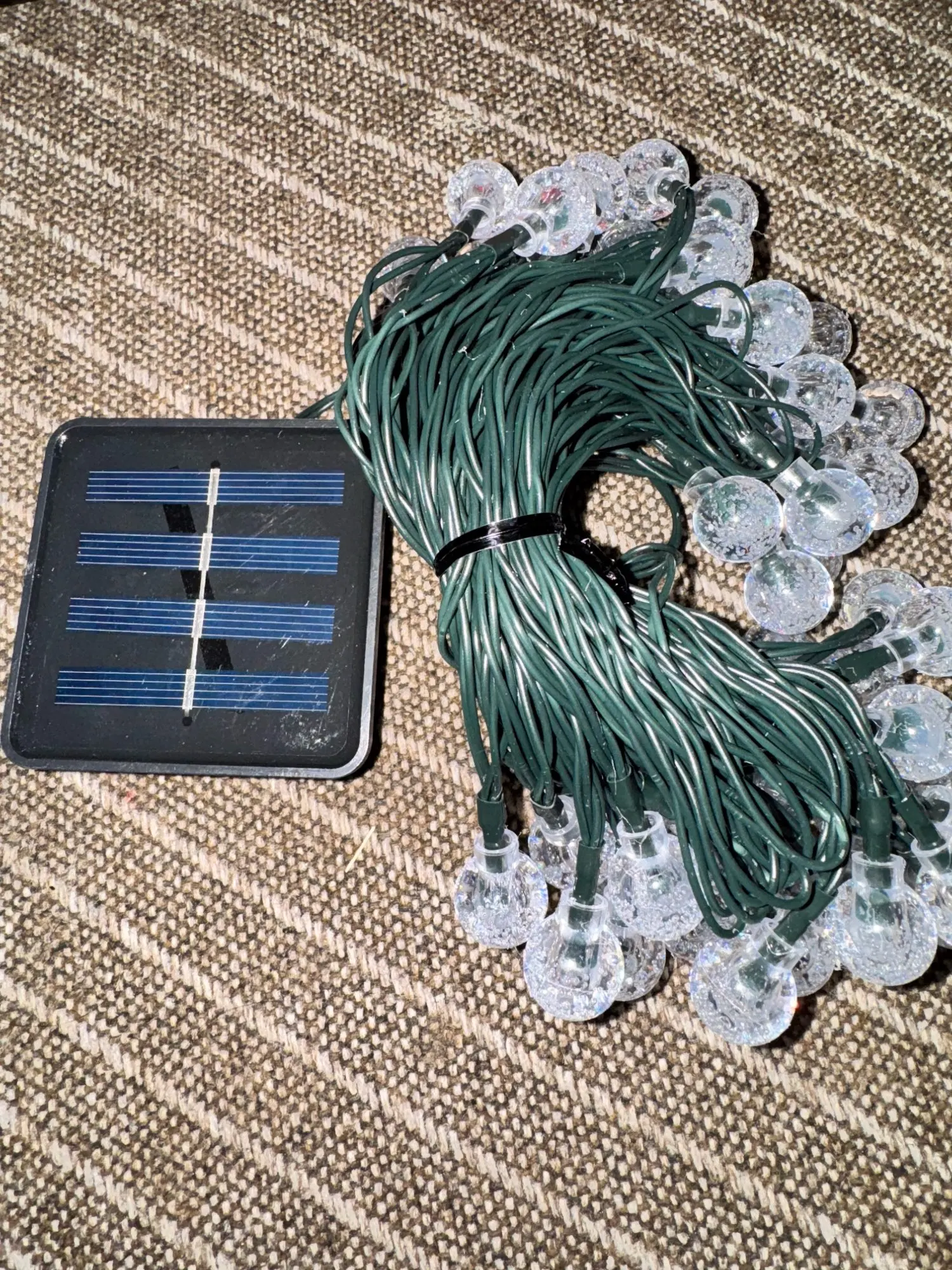 Guirnaldas de luces alimentadas por energía Solar para exteriores, 60 luces de globo de cristal impermeables con 8 modos de luz de jardín para decoración de árboles de fiestas en Patio photo review