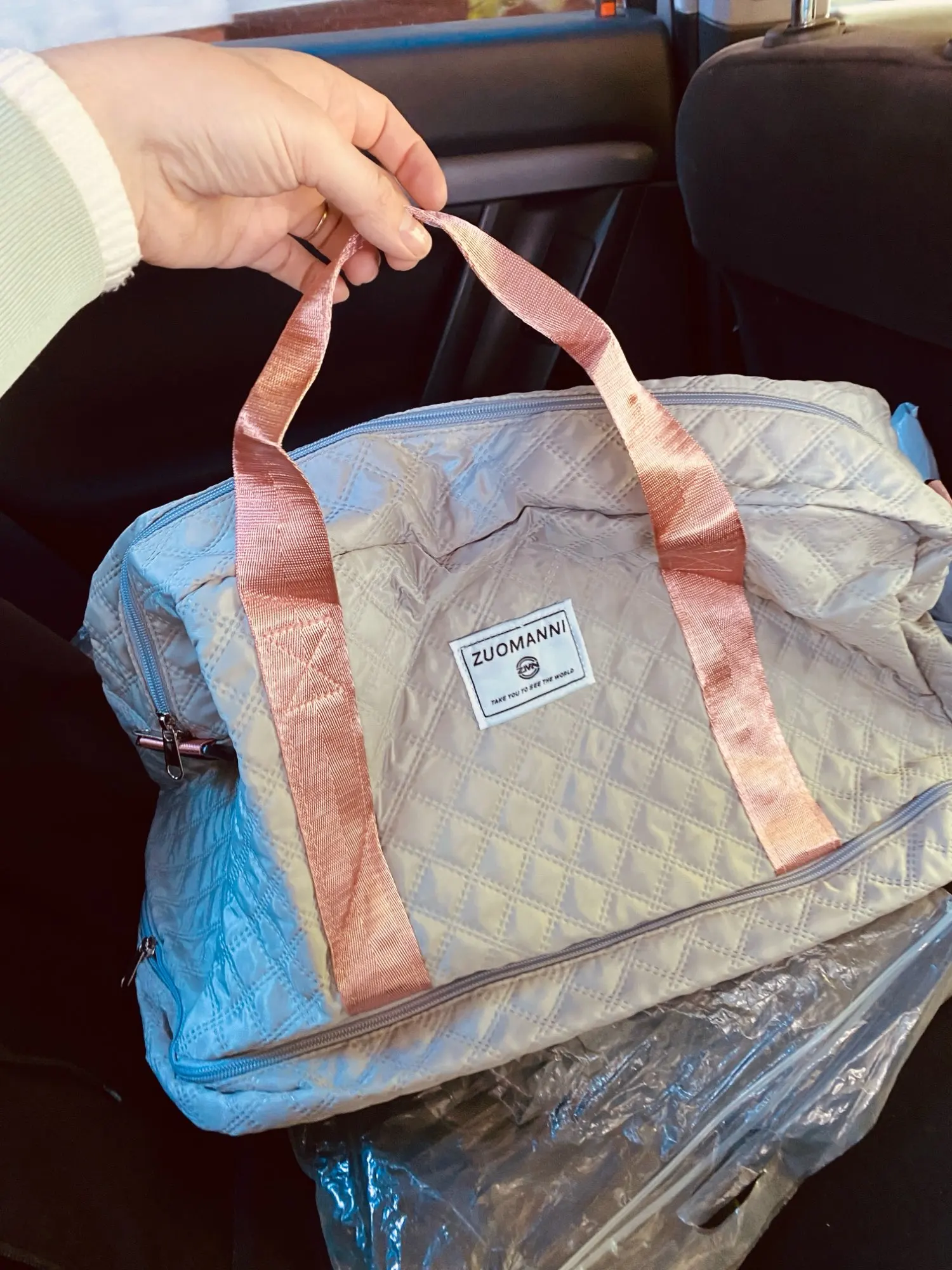 Sac de Voyage Léger Pliable 40L – Fourre-Tout de Sport et Week-End avec Bandoulière Réglable – Sac de Nuit Cabine Homme/Femme photo review