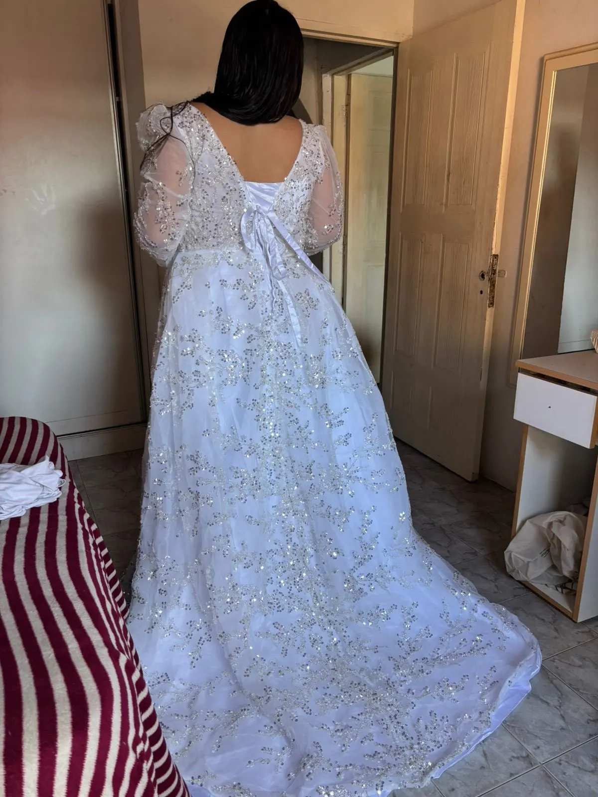 Customize Gorgeous Lvory Wedding Dress Sequined Beading Illusion Ball Gow Long Sleeve Saudi Arabic Bridal Gown Vestidos De Novia