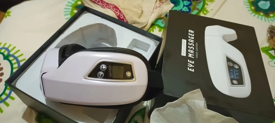 6D Eye Massager with Hot Compress and Bluetooth photo review