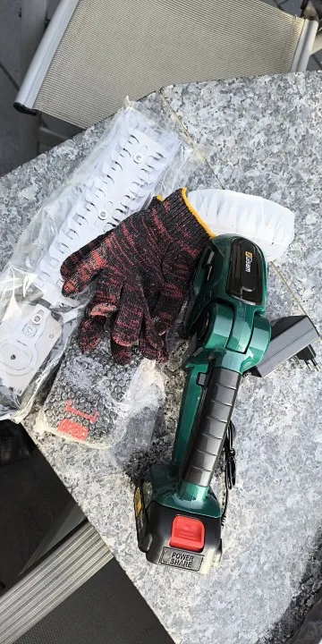 Gisam 2 in 1 Electric Hedge Trimmer 20000rpm Handheld Household Lawn Mower Garden Scissors Power Tool For Makita 18V Battery Pin photo review