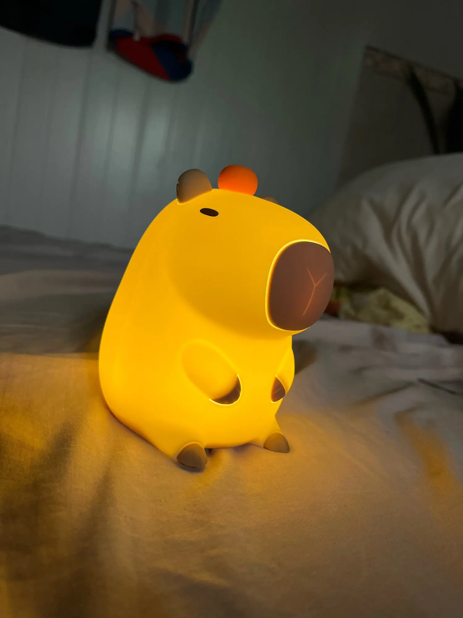 THE GLOWY CAPYBARA™