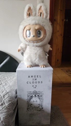 POP MART THE MONSTERS - ANGEL IN CLOUDS Vinyl Face Doll Limited