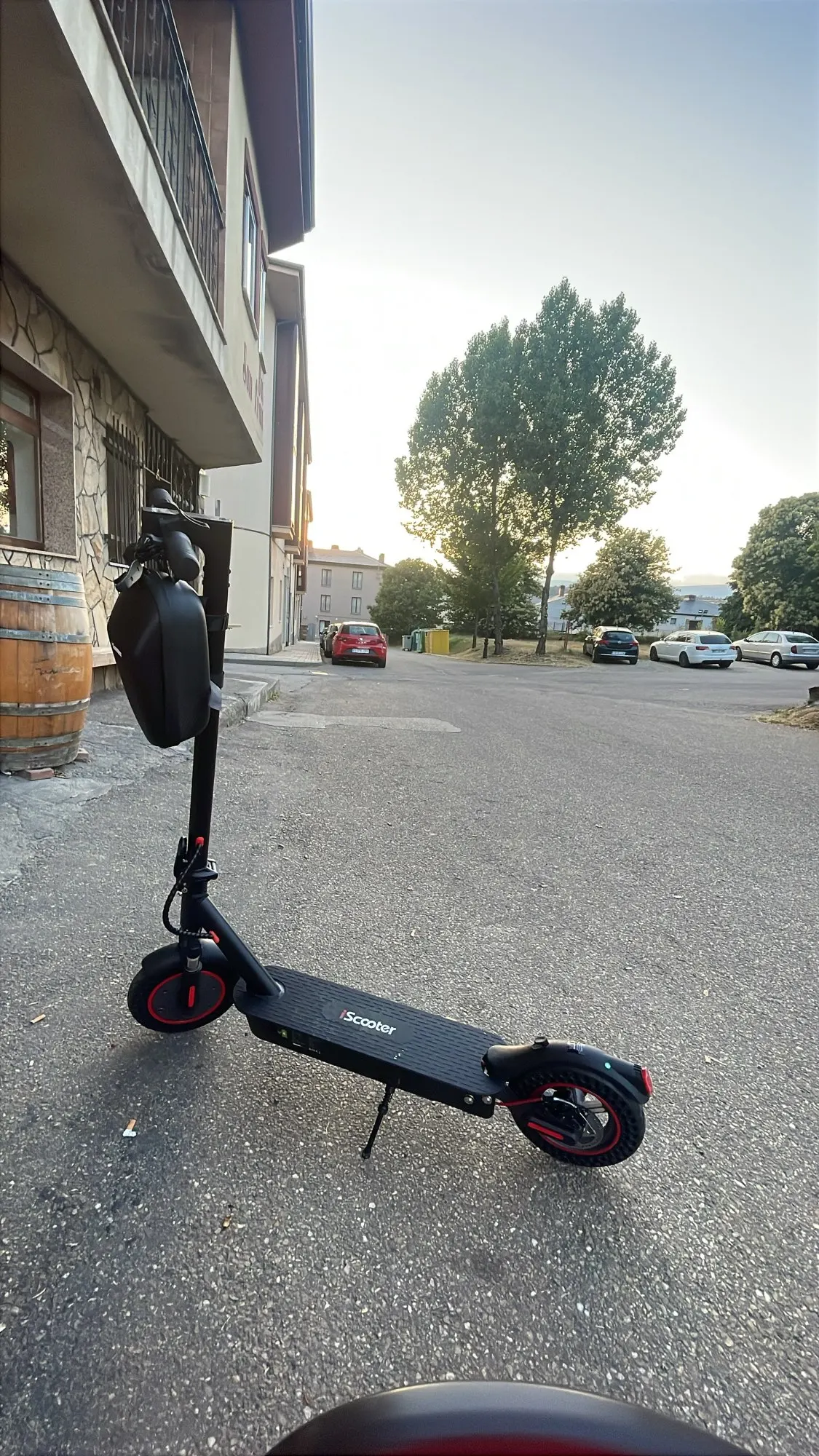 Scooter i9 Scooter Eléctrico 350W Scooter para Adultos 7.5Ah 30 km/h Scooter E Plegable 8,5 pulgadas Nido de Honeycomb Neumático más corto electrico photo review