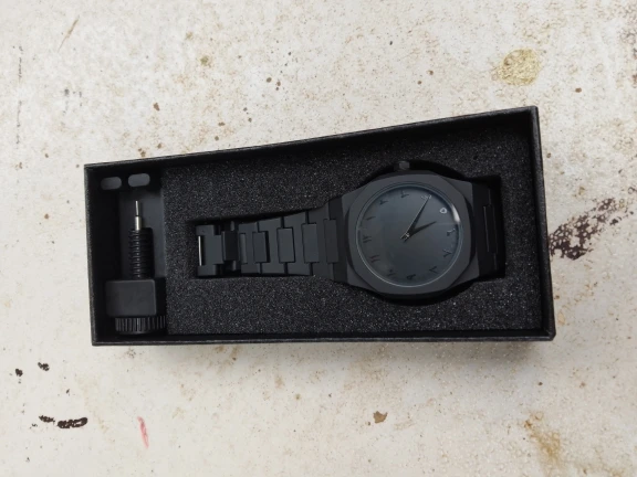 Ciiio™ Unisex Silicone Watch – Minimalist, Waterproof, Everyday Style
