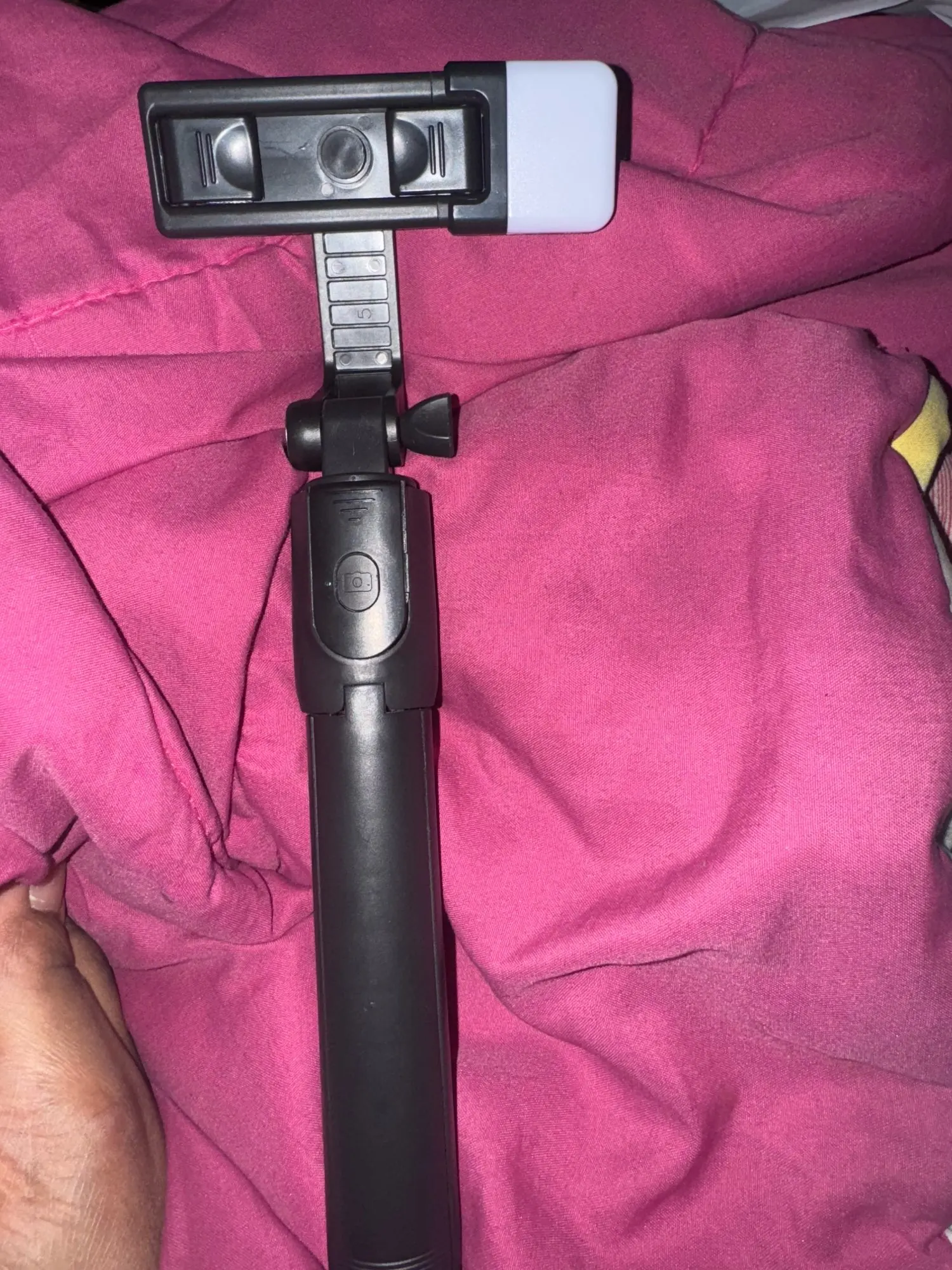 Selfie Stick Wireless Tripod Stand with Light Bluetooth Remote Extendable Tripod for iPhone Mobile Phone Tiktok Live Streaming photo review