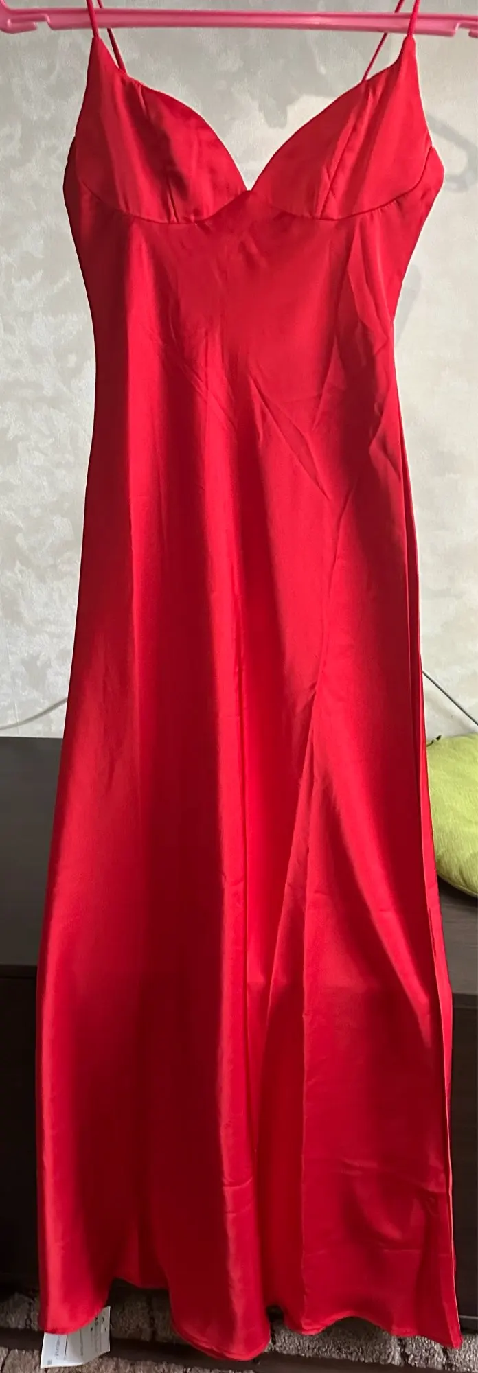 Elegant Red Satin V-Neck Summer Dress for Special Occasions photo review