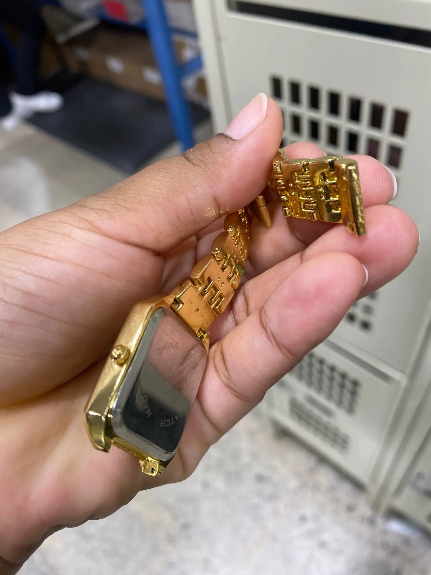 Women's 32mm Square Quartz Watch photo review