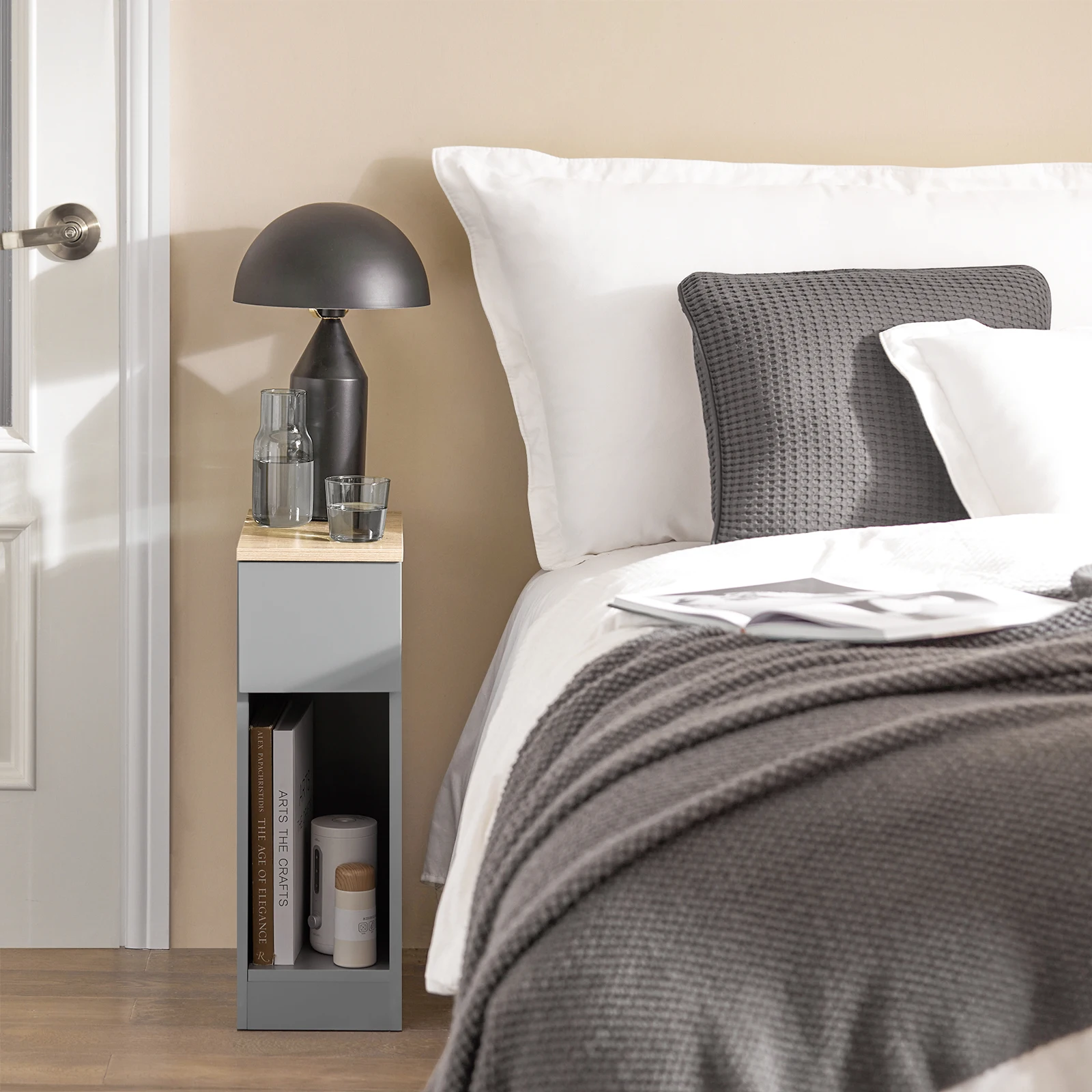 Темно-серый