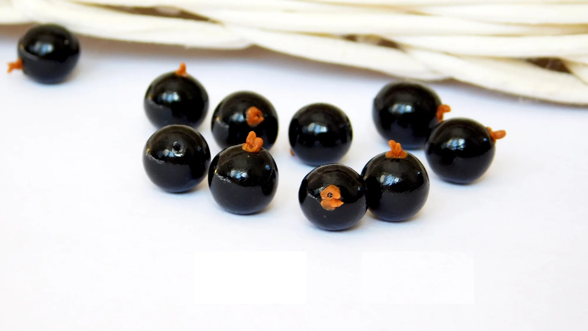 Рисунок 3 - 10 шт/комплект бусины черной смородины ручной работы