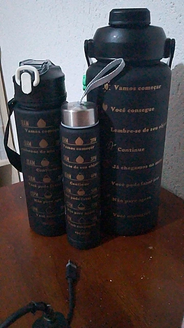 Kit da Garrafa de Água Squeeze Motivacional Com Adesivos 300ML+900ML+2000ML photo review