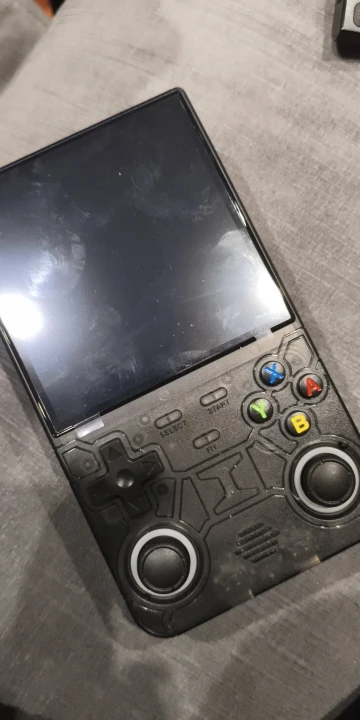 R36 ULTRA photo review