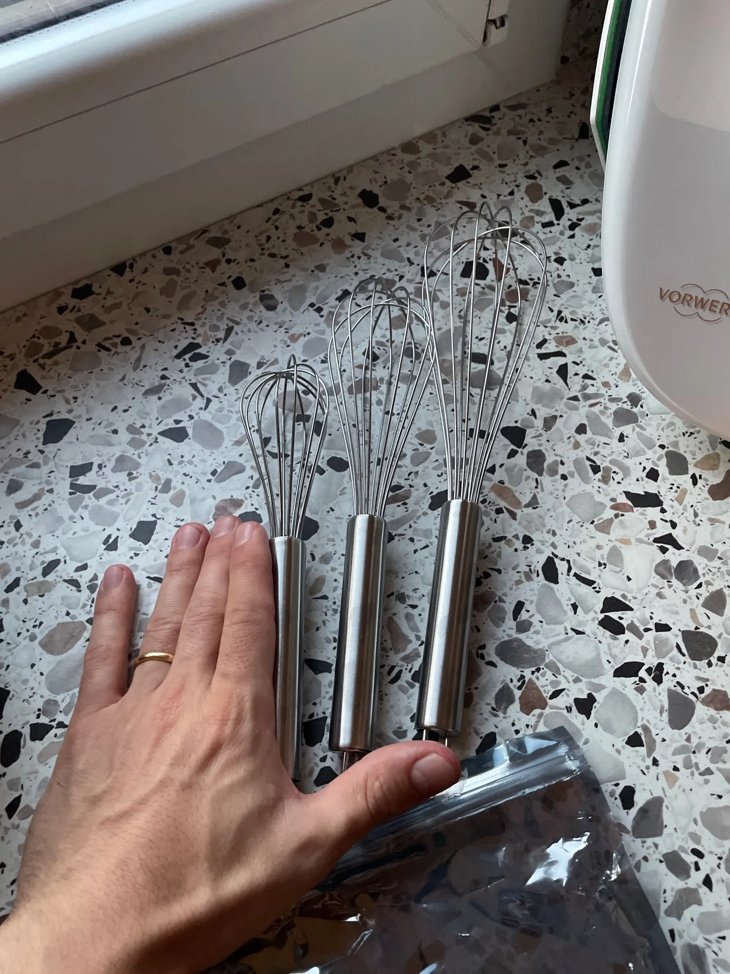 3 Pack Stainless Steel Whisk Set 6 Wire Whisks 8/10/12 Inch Kitchen Balloon Whisks photo review