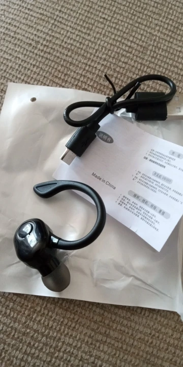 Wireless Headphones Cat Ear Gaming Headset Glow Light Bluetooth-Compatible Helmets Cute Over-Ear Headsets for Kids and Adult photo review