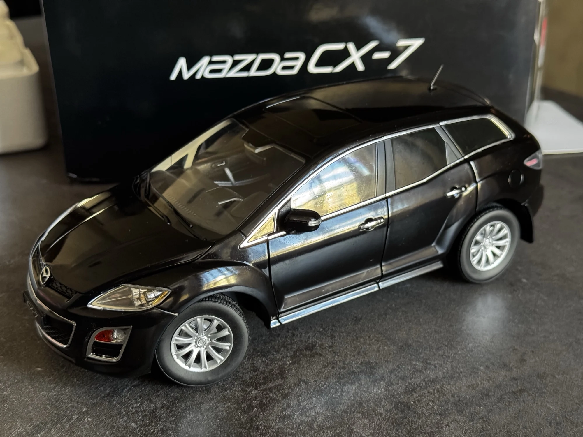1/18 Mazda CX-7 Diecast Metal Car SUV Model Toy Boy Gift
