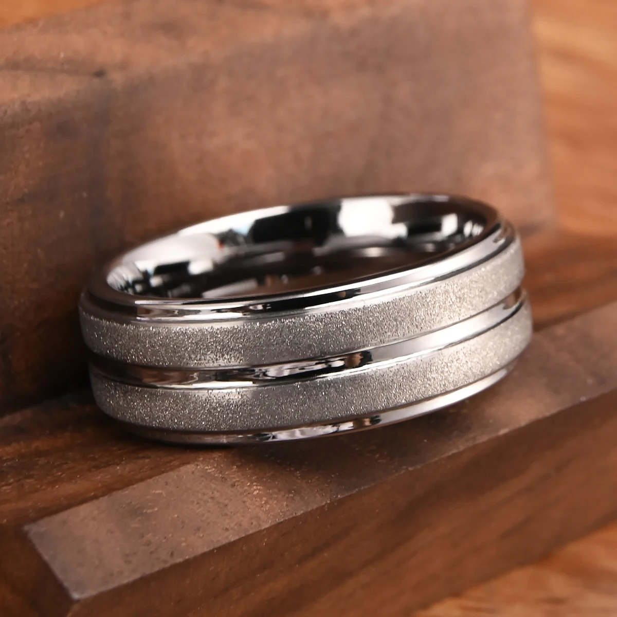 Men's Tungsten Carbide Wedding Band – Stylish Fashion Jewelry for Engagements and Special Occasions