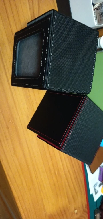 Caja de baraja de cartas con ventana de visualización, capacidad para 120 + tarjetas de una sola manga, cierre magnético, adecuada para tarjetas CCG, tarjetas de juego mágicas photo review