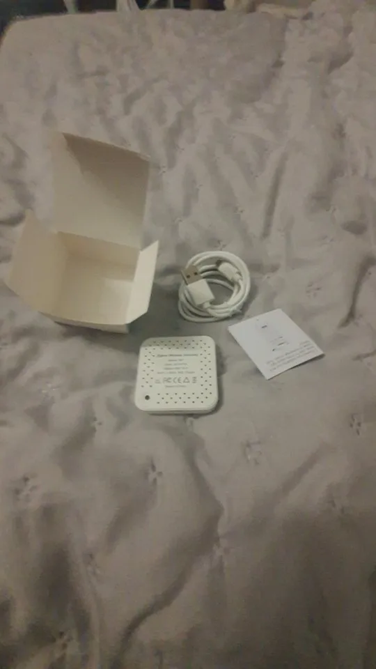 Tuya ZigBee 3.0 Smart Hub, Wireless/Wired Gateway Bridge for App Voice Remote Control, Works with Alexa Google Home Assistant photo review