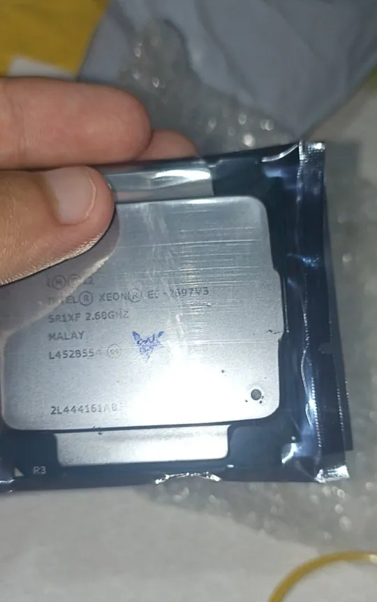 Intel Xeon E5 2697 V3 14-Core 2.6GHz LGA 2011-3 CPU photo review