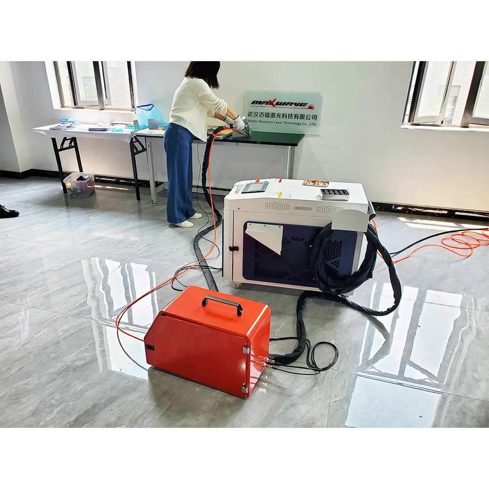 Handheld Laser Weld Machine For Metal 1000w 1500w 2000w Spawarka