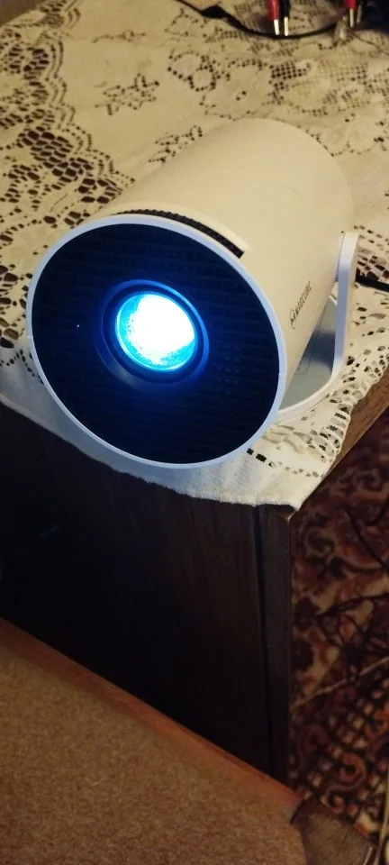 Projector screen