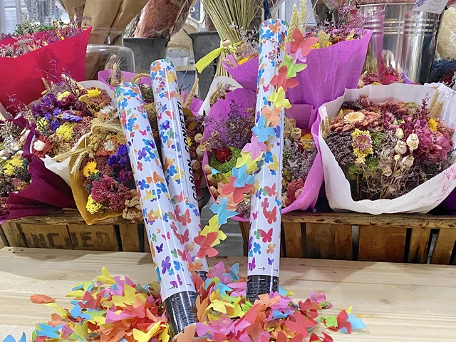 Cañón de confeti para bodas mariposas de papel de colores biodegradables  para fotografía de novios salida de la boda ceremonia iglesia civil  biodegradables complementos para bodas fiestas cumpleaños celebraciones -  AliExpress