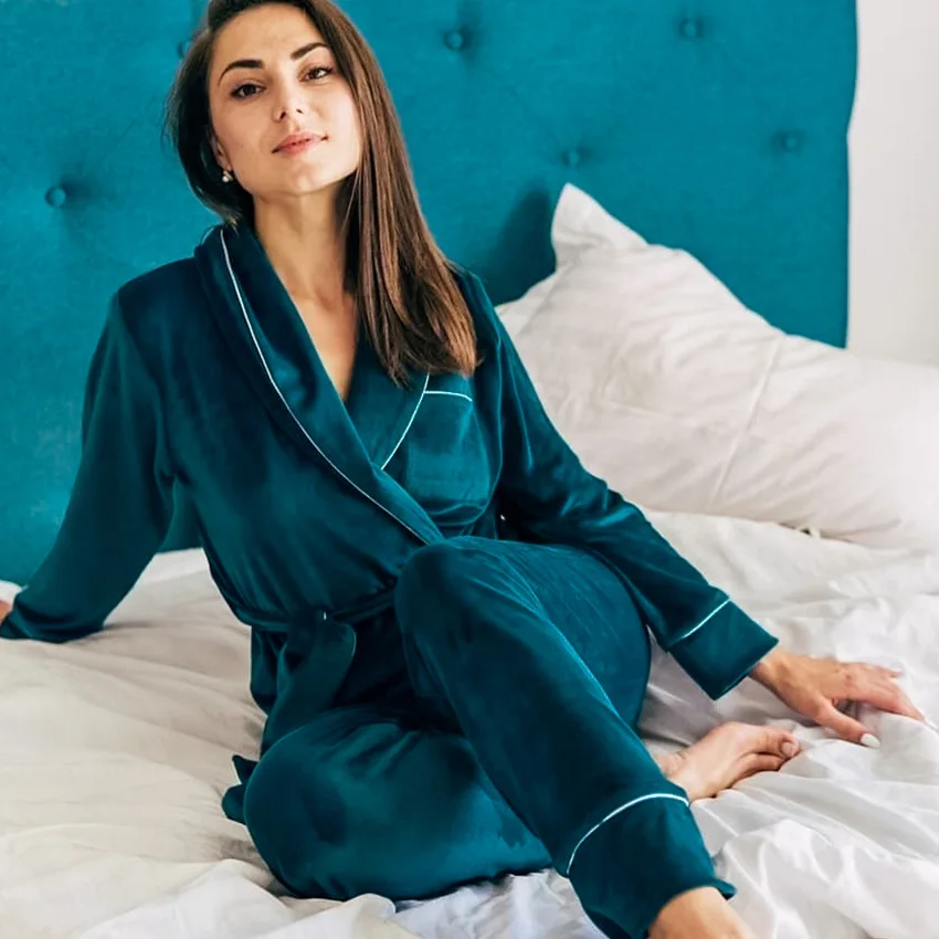 Solid Color Velvet Blue Warm Autumn and Winter Women's Pajamas Dressin –  Linions