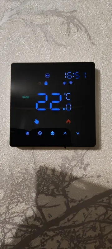 Tuya wifi thermostat for heating systems Alexa/Google home compatible photo review