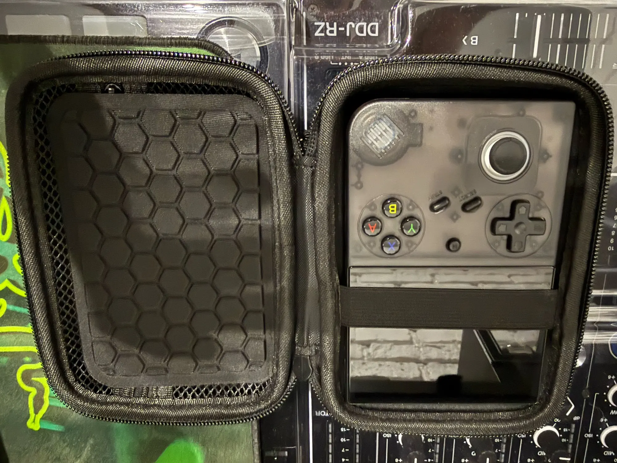 ANBERNIC RG40XX V photo review