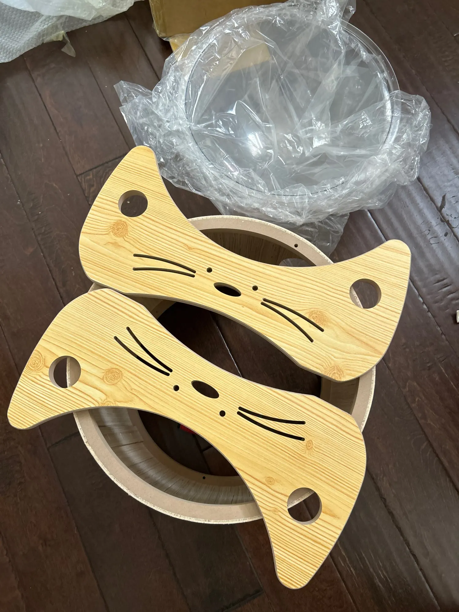 Luxury Cat Bed with Wooden Frame and Clear Acrylic Dome, 3.9" Thick Cushion, Ventilated Design, Supports Pets up to 18.7 lb photo review