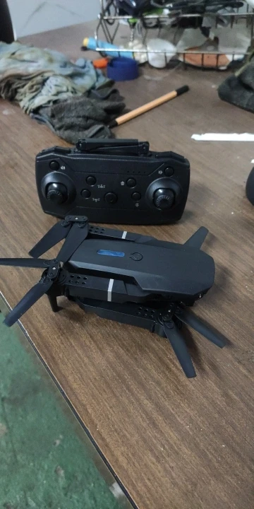 New E88Pro RC Drone 4K Professinal With 1080P Wide Angle Dual HD Camera Foldable RC Helicopter WIFI FPV Height Hold Apron Sell photo review