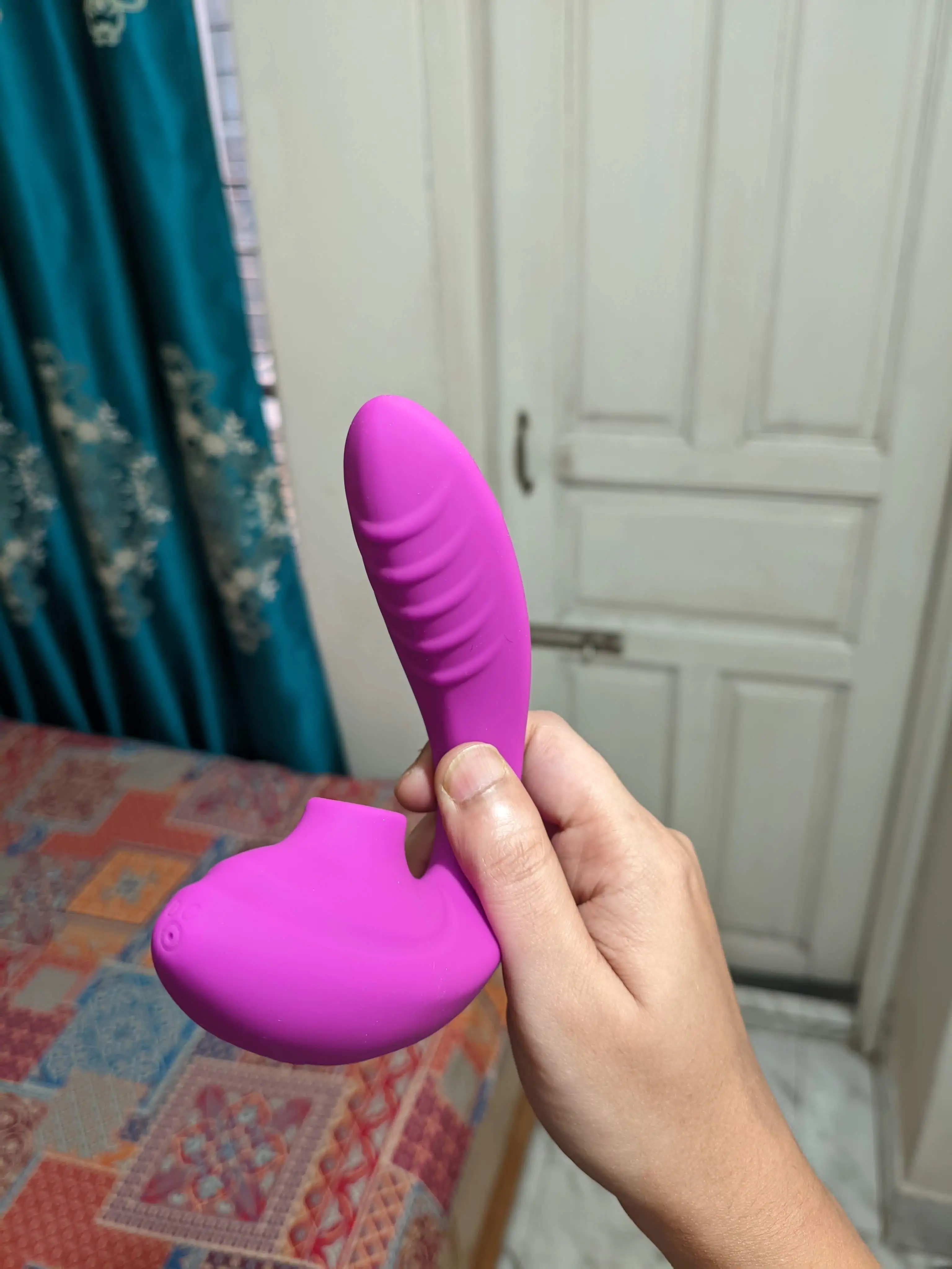 Vibrador de Ponto G e Sugador de Clitóris com 10 Níveis - Absolut photo review