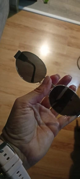 Fashion Oval Retro Sunglasses - Luxury Metal Frame Eyewear photo review