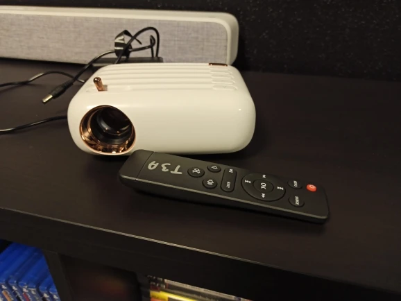 Отзыв о товаре Everycom T3 1080P «умный» ТВ-проектор для домашнего кинотеатра, портативные мини-проекторы, экран, светодиодный лучевой проектор с Wi-Fi от пользователя I***a
