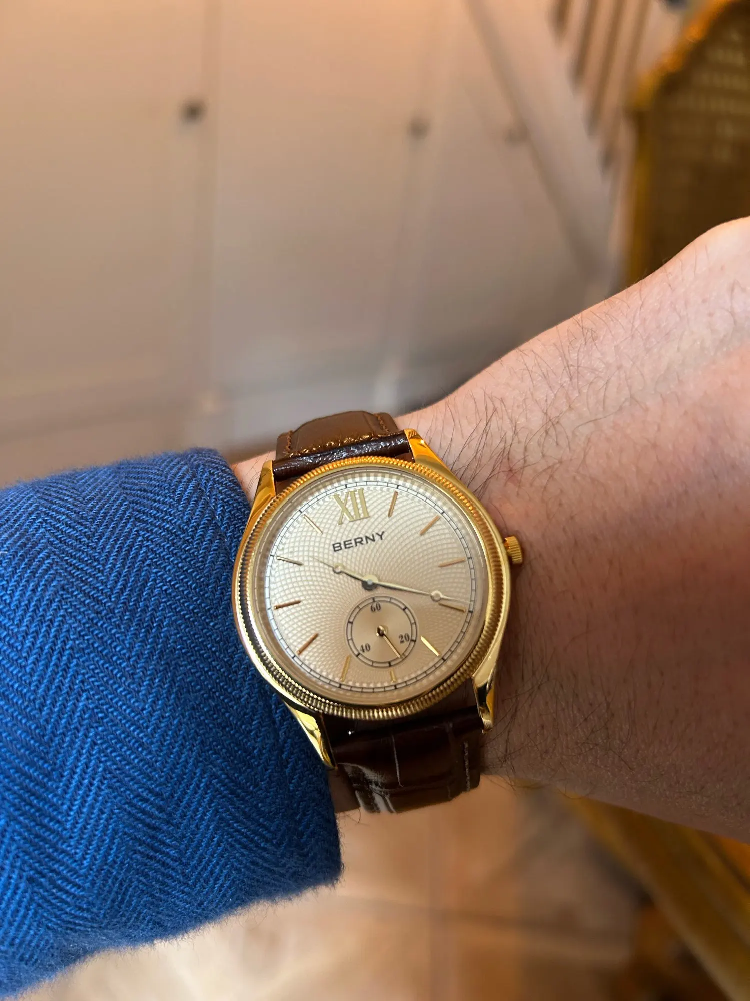 AURELIUS SLIM™ Ultra-Thin Gold Quartz Watch – Classic Leather Strap Business Dress Watch for Men photo review