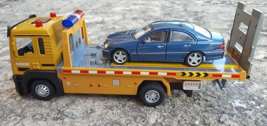 1/50 Volvo Car Trailer Tow Platform Truck Toy Car Diecast Vehicle Model Pull Back Sound & Light Educational Collection Gift Kid photo review