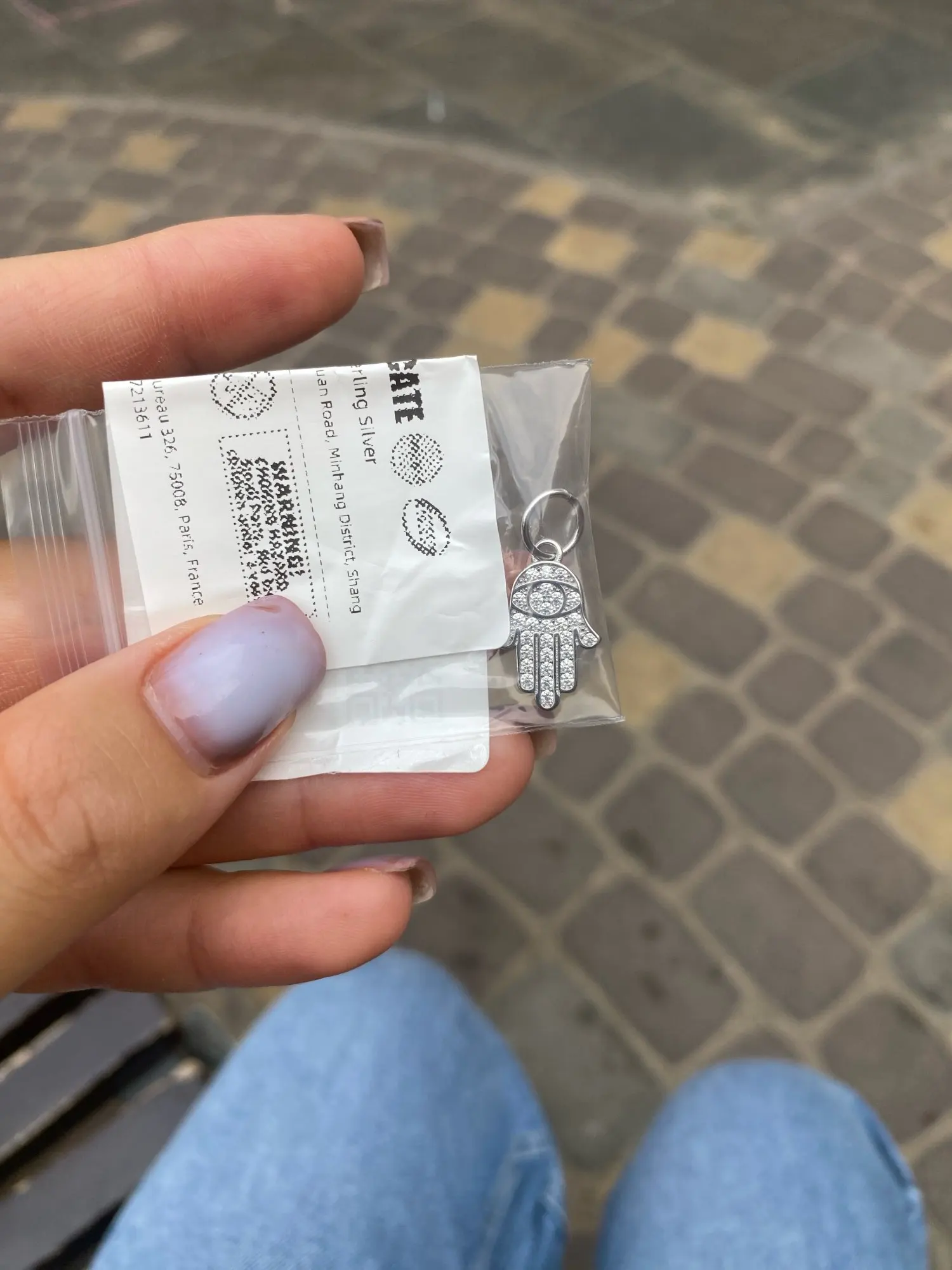 925 Silver Hand Pendant with Zircon Detail photo review