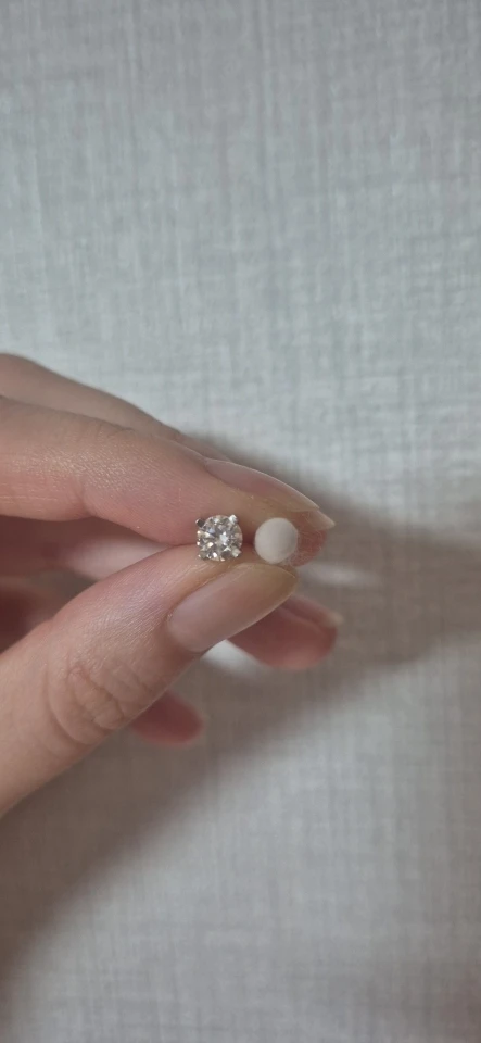 Moissanite Ear Stud Earrings photo review