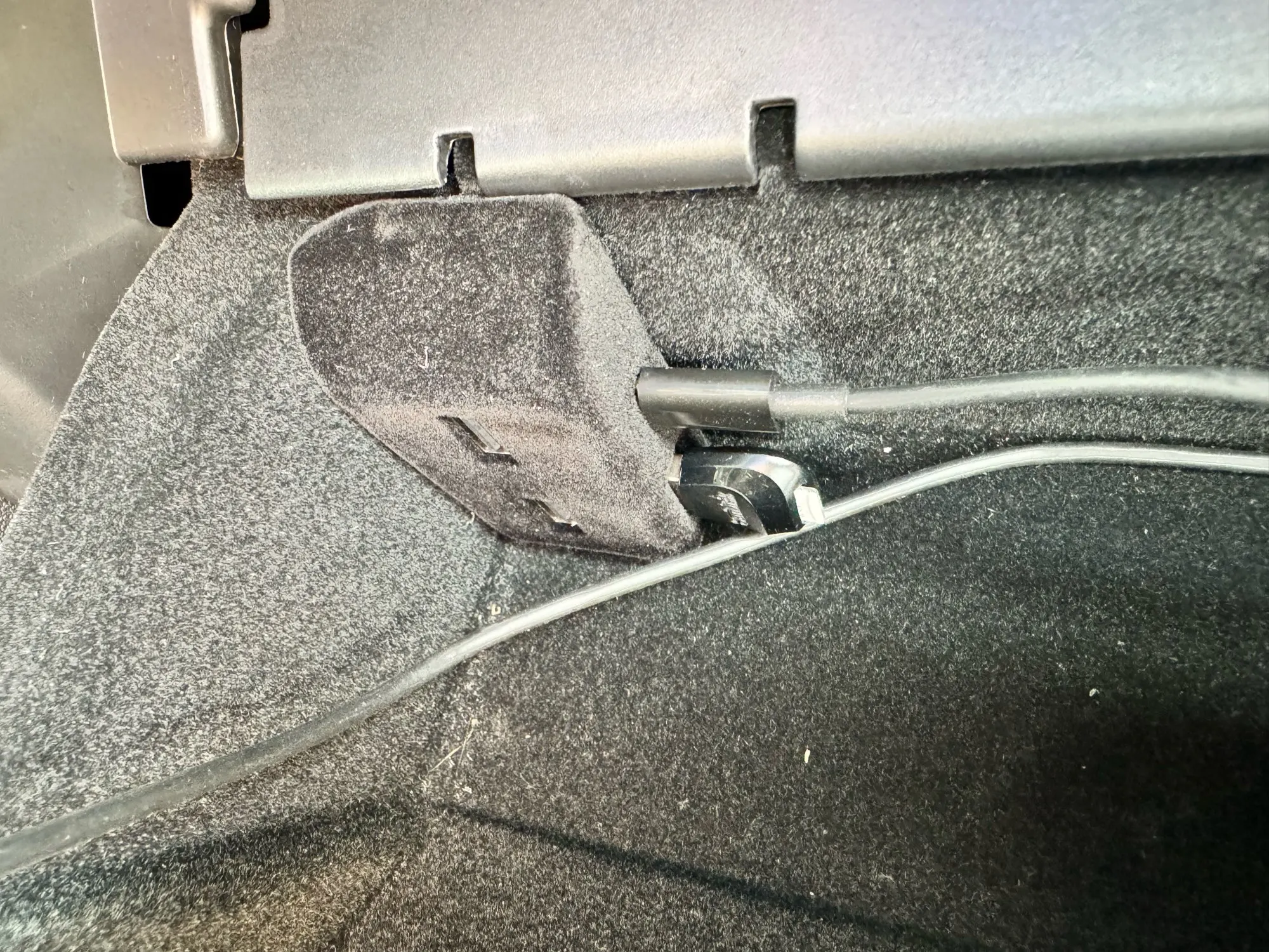 Teslahubs™ Glove Box USB-Hub customer photo