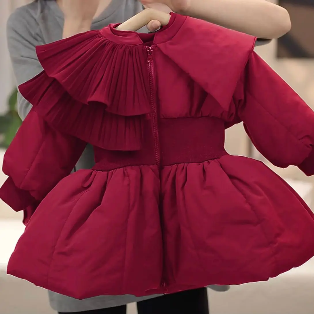 여아용 축제 레드 코튼 재킷 2025 트렌디한 허리 강조 디자인 따뜻하고 스타일..