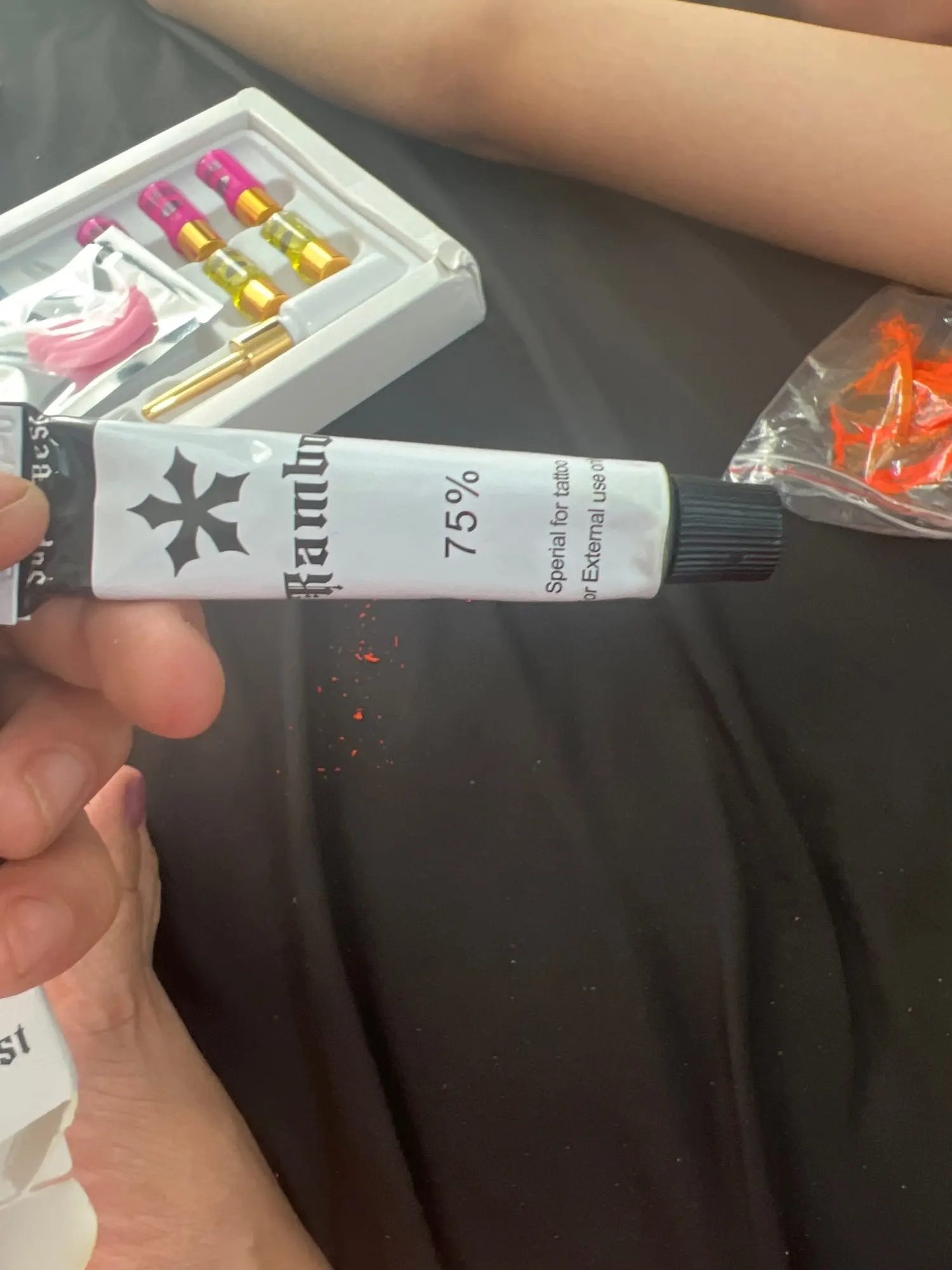 Crème anesthésiante Rambo indolore à 75 % pour le maquillage permanent, le tatouage par micro-aiguilletage, la peau du corps, crème indolore originale photo review