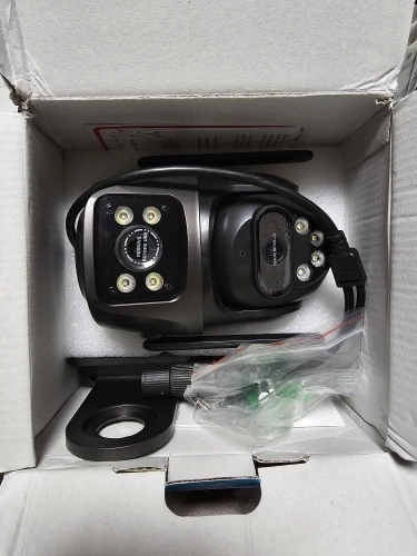 Lorex 2K Spotlight Indoor/Outdoor Wi-Fi Security Camera (32GB. Cloud-Enabled) - Amazon photo review
