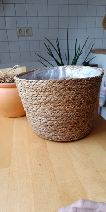 Straw Weaving Flower Plant Pot Basket Grass Planter Basket Indoor Outdoor Flower Pot Cover Plant Containers for Plantable Plants photo review