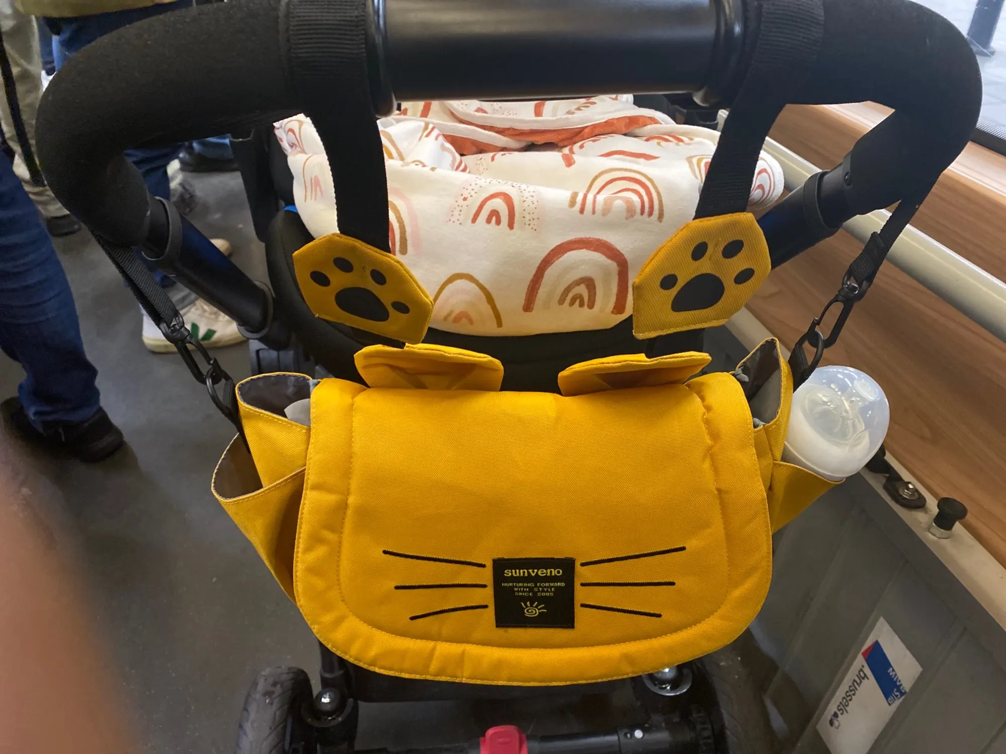 Meow-tain Large Capacity Cat Diaper Bag for Stylish and Organized Travels - Mom Essentials - Black or Yellow photo review