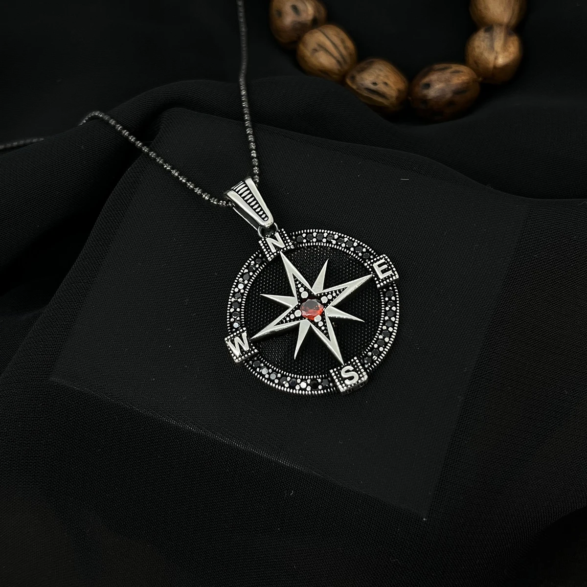 

Compass North Star Silver Zircon Stone Men Necklace Art Design Trendy Handmade Black Bead Chain Jewelry Wholesaler English