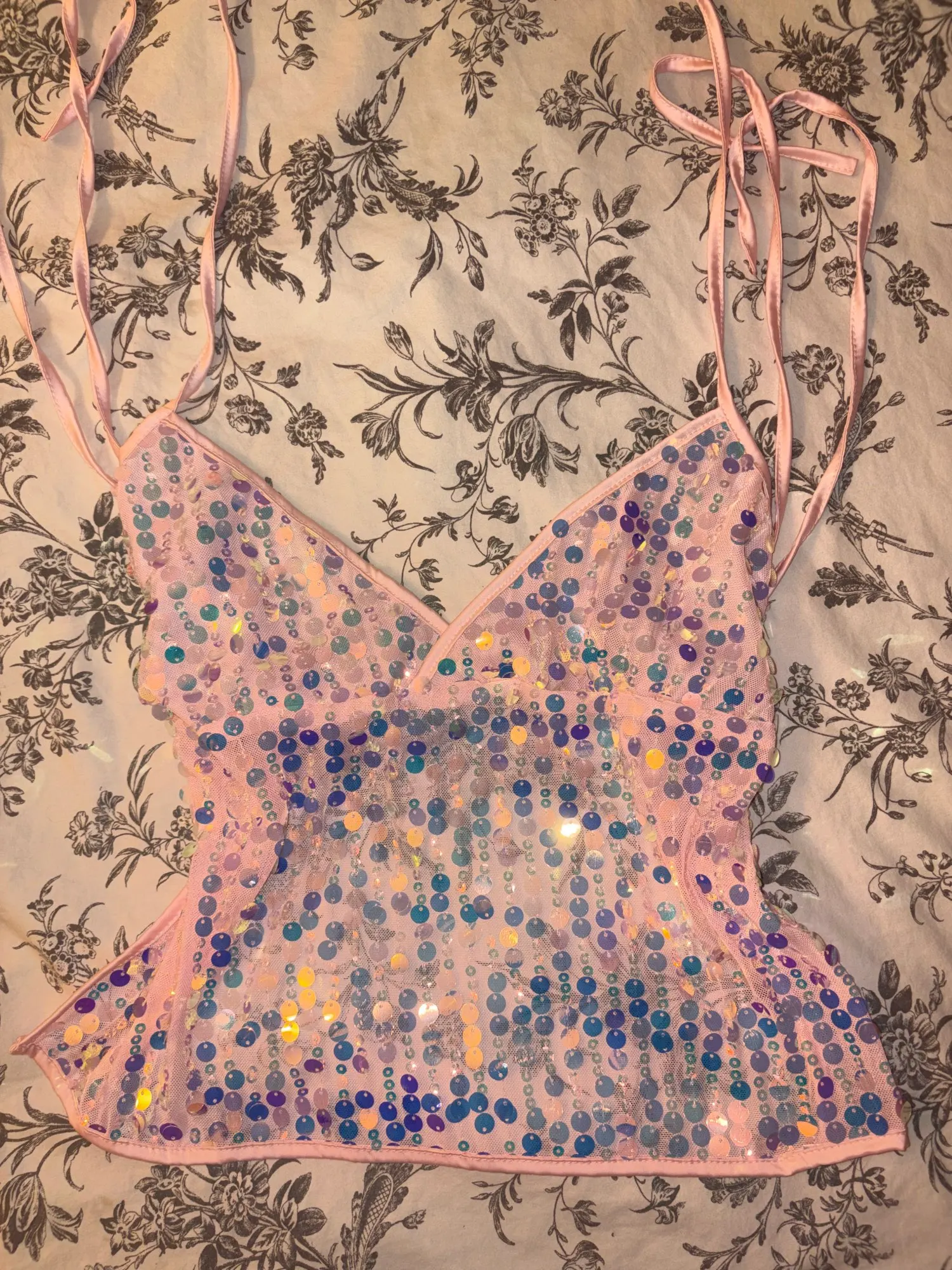 Sequined Halter Crop Top with Open Back - Summer V-Neck Style photo review