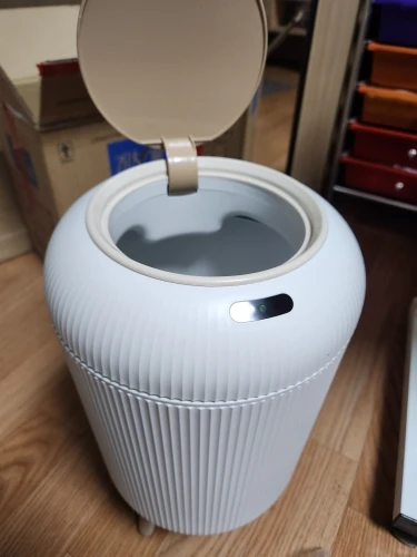 Smart Motion Sensor Trash Can for Home & Office photo review