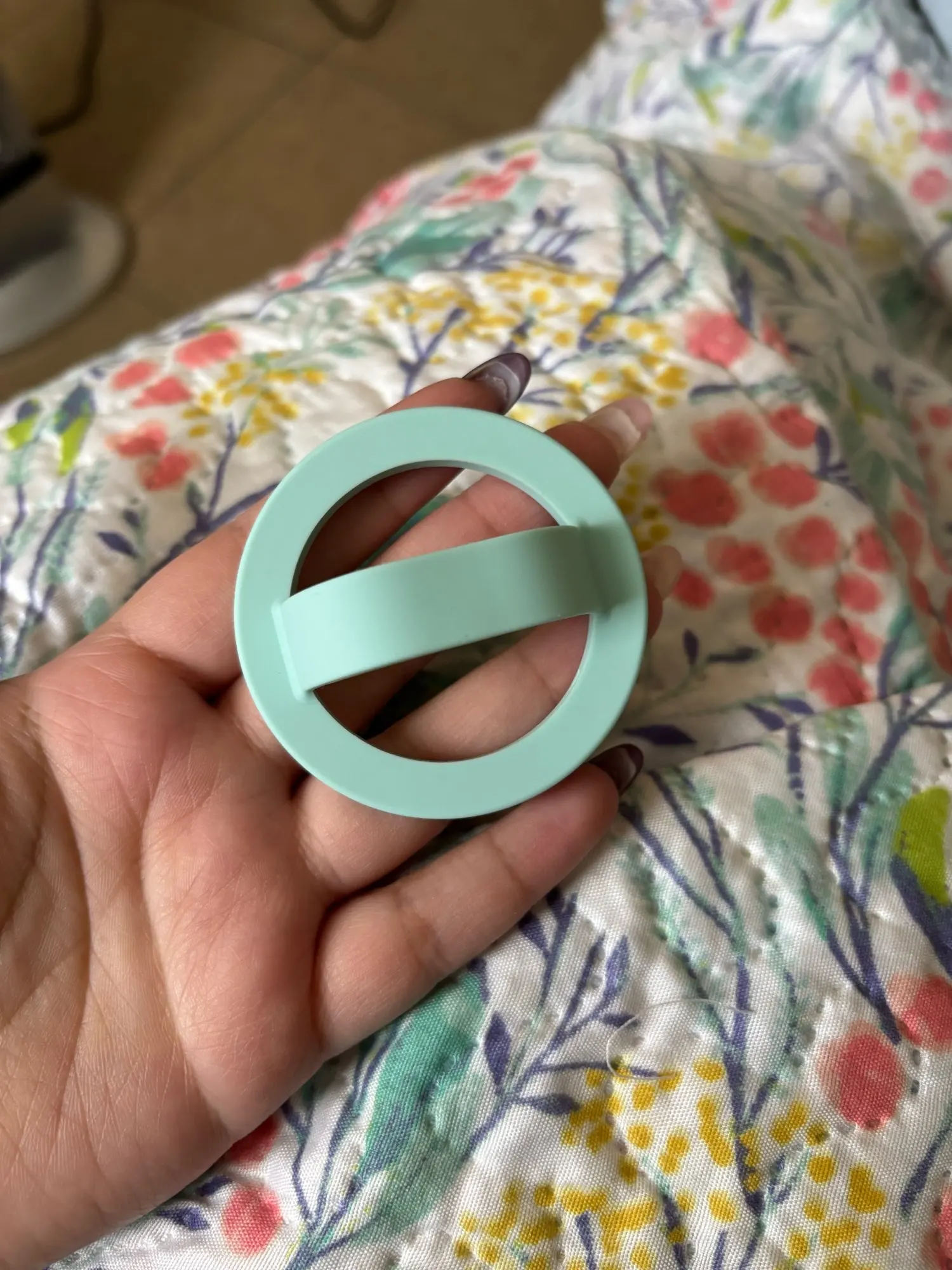 Portable Silicone Magnetic Phone Back Mount Phone Ring Holder for Magsafe iPhone 16 15 14 13 12 Pro Max for Too Many Phone Cases photo review