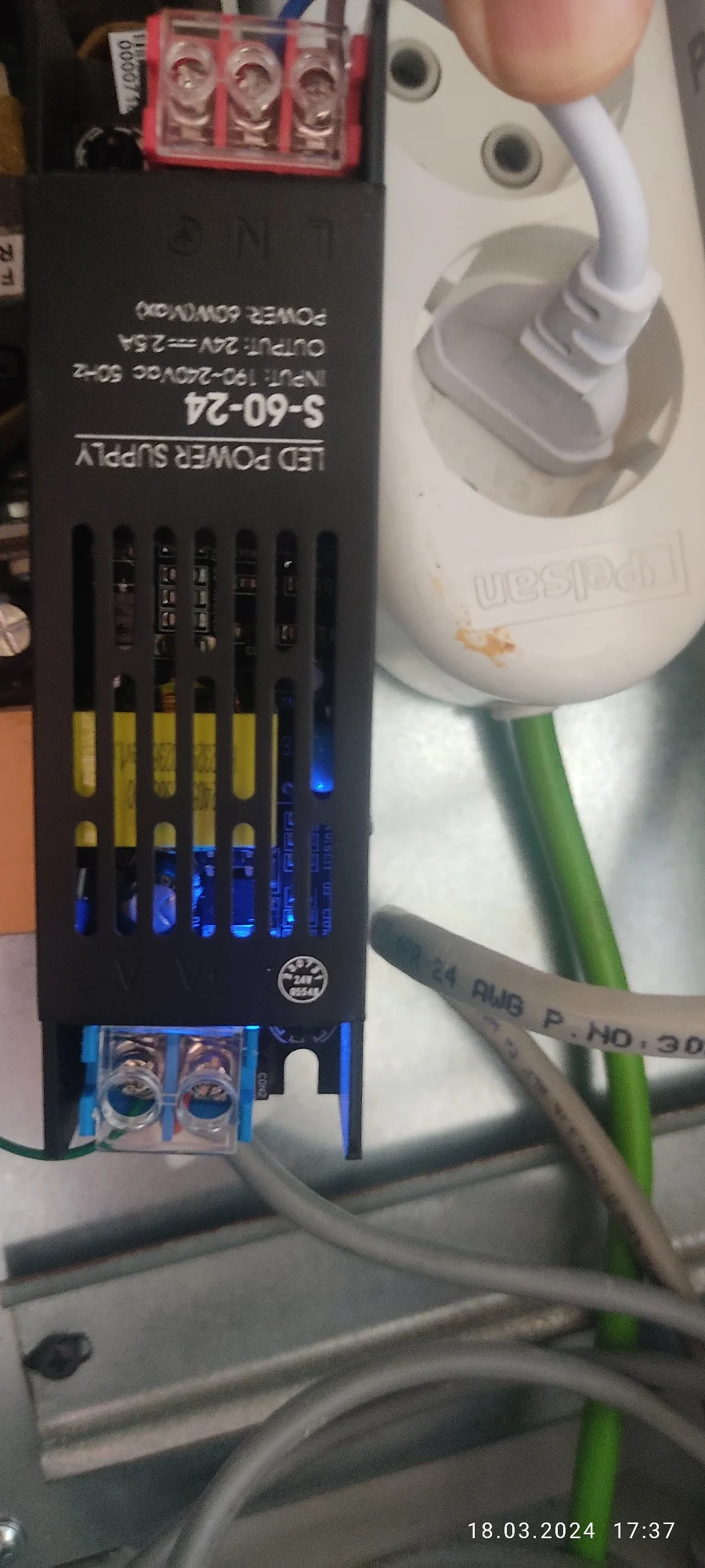 LED Power Supply Lighting Transformers AC190-240V Adapter photo review