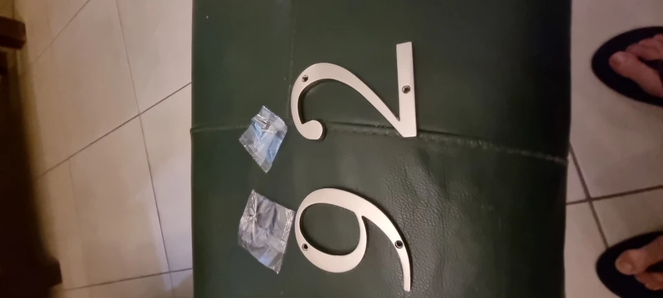 1pc 101mm Modern House Number Outdoor 4 inch Silver Zinc Alloy Apartment Door Numbers Mailbox Address Sign #0-9 With Screws photo review